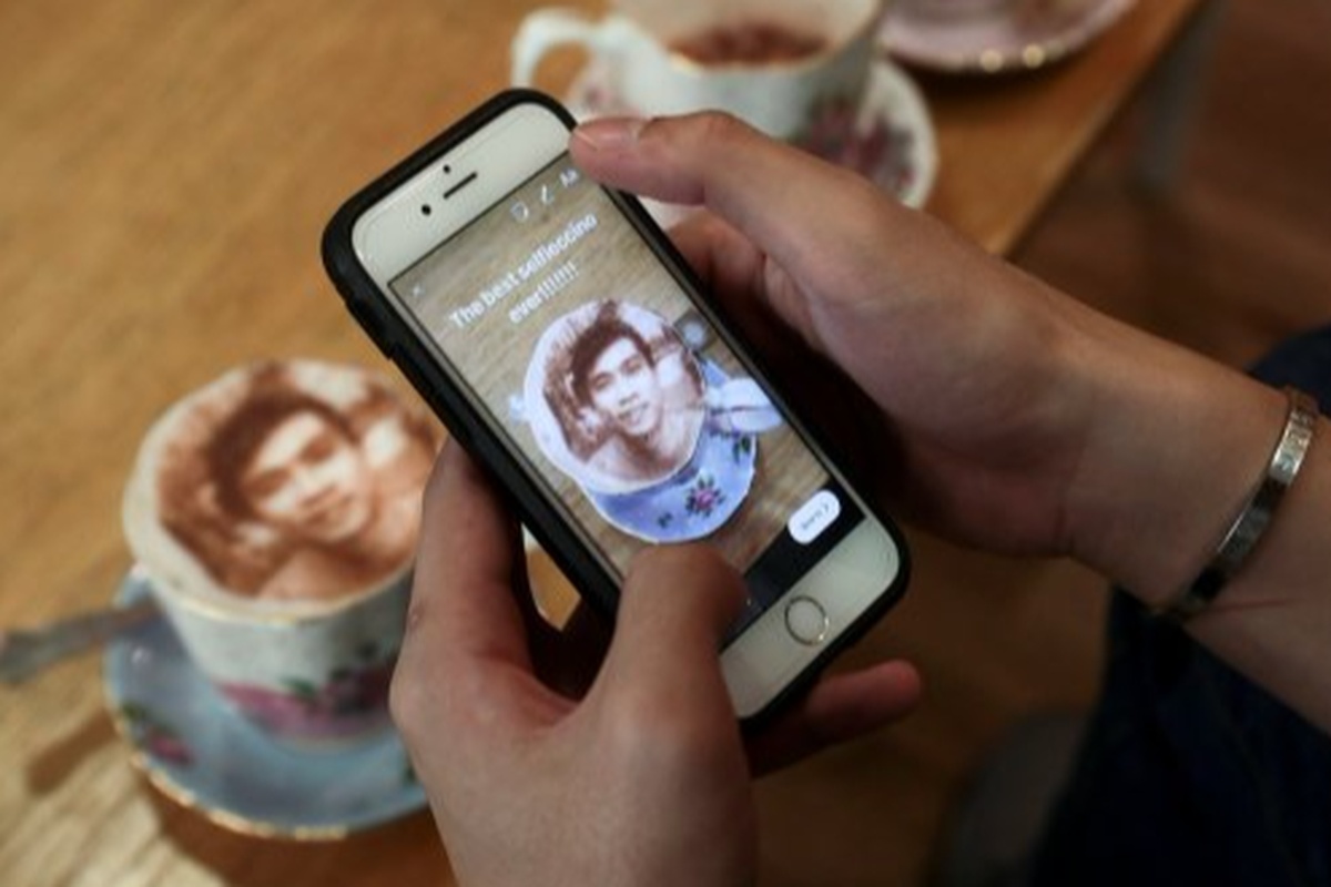 The Tea Terrace in London is now serving selfieccinos